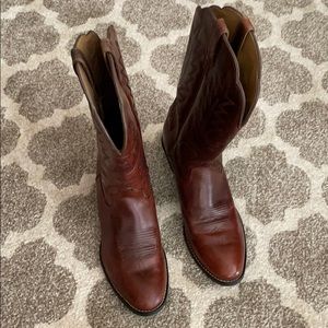Ariat women’s cowboy boots